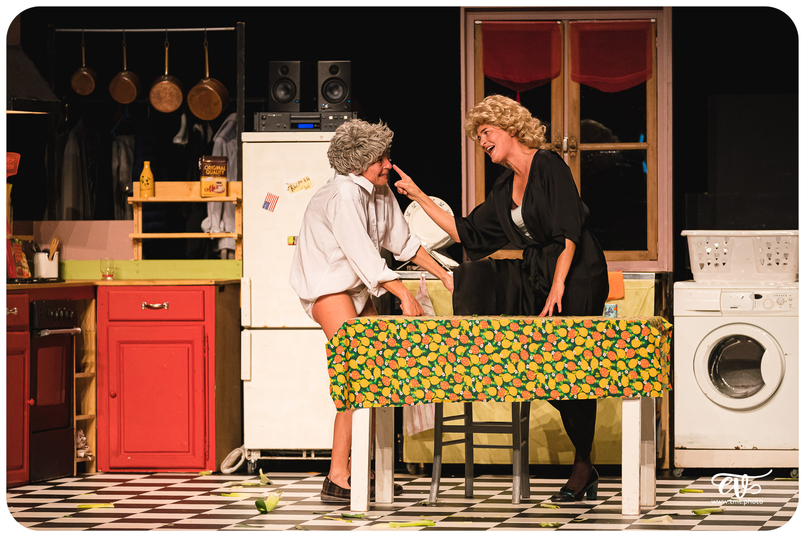 LES FEMMES SAVANTES (CIE DU DETOUR)